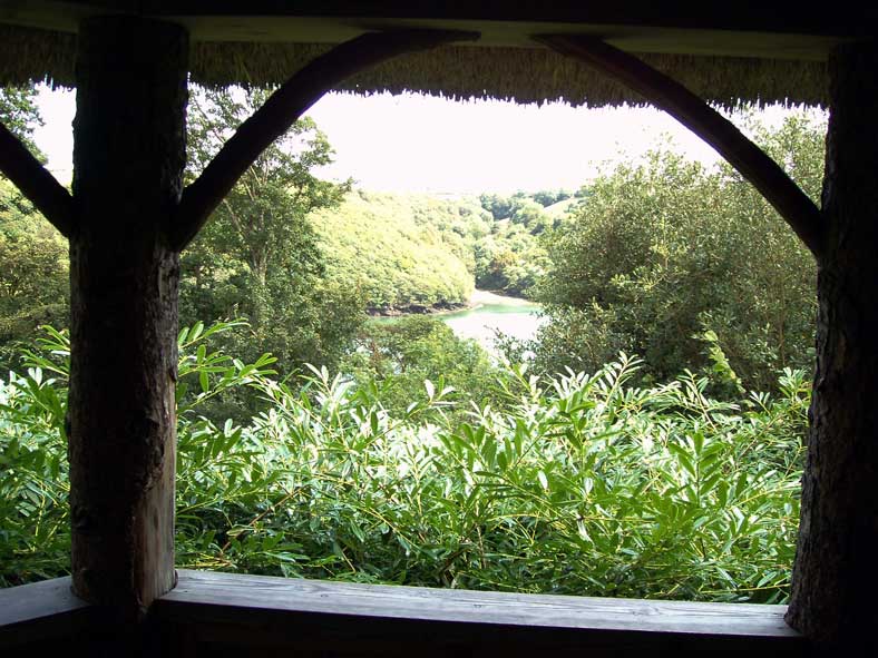 Blick von Trelisik Gardens auf die Carrick Roads M&uuml;ndung