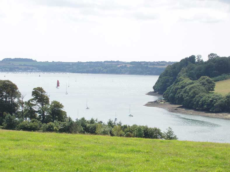 Ausblick von Trelissick House auf das Delta des Fal