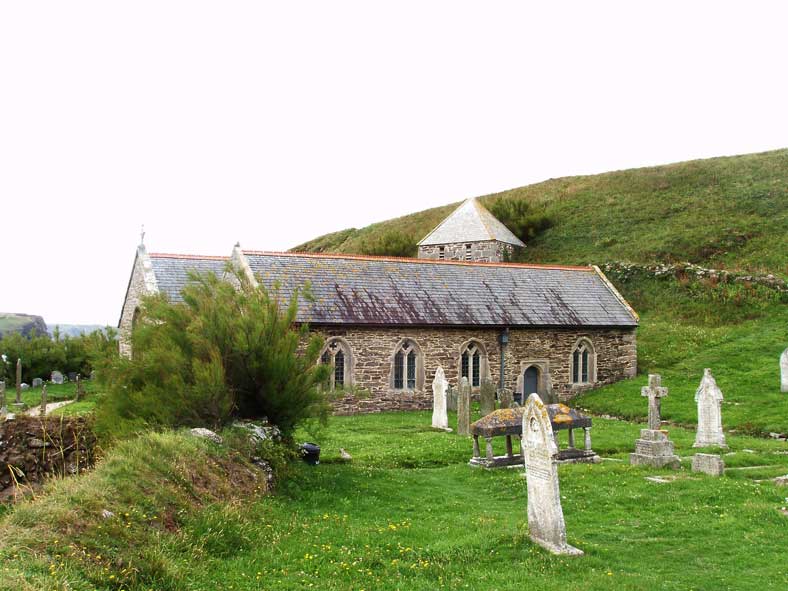 St. Winwalloe ist nach einem bretonischen Einsiedler benannt, der hier im 7. Jahrhundert seine Klause hatte. Die Kirche stammt aus dem 18. Jahrhundert, doch soll der freistehende Turm &uuml;ber der H&ouml;hle des Eremiten errichtet sein.